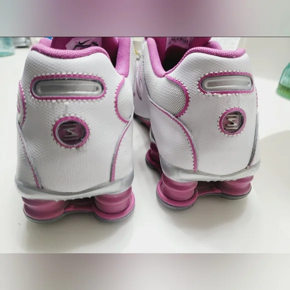 Womens Nike Shox Sneakers Pink & White Athletic Shoes - Picture 9 of 12